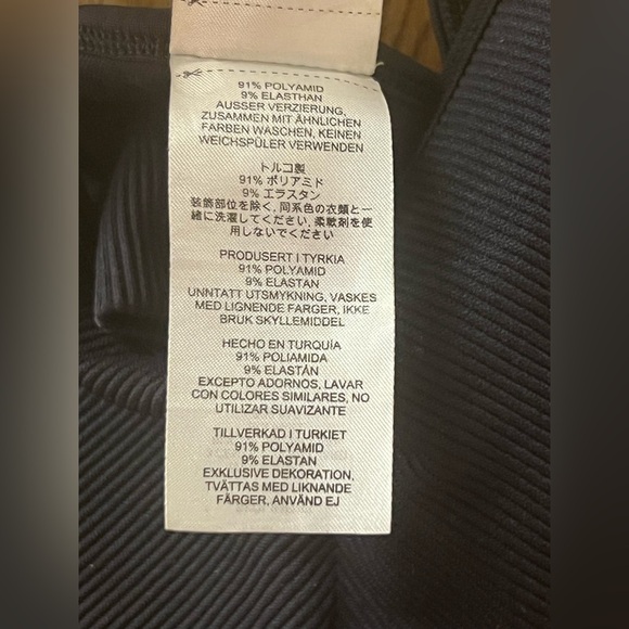 GYMSHARK Women’s Sport Bra in Black - Picture 15 of 16